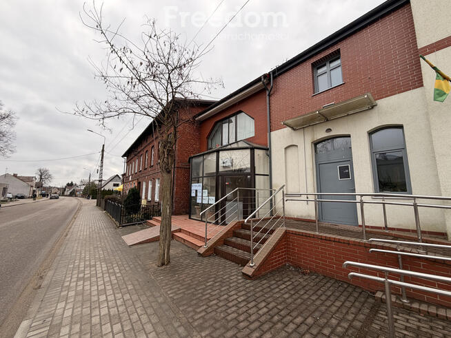 Lokal usługowy obok urzędu ok. 130 m2 - Pszczółki