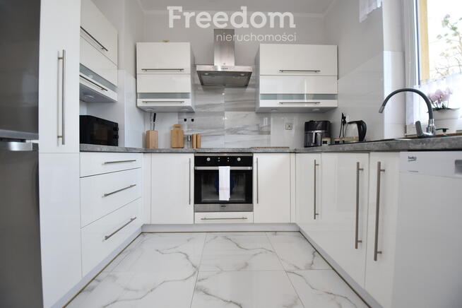 Dom wolnostojący, garaż pompa ciepła, fotowoltaika