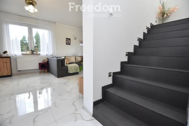 Dom wolnostojący, garaż pompa ciepła, fotowoltaika