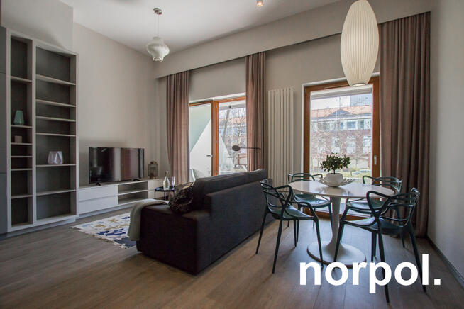 Nowoczesne mieszkanie z loggią i tarasem / Modern apartment with loggia