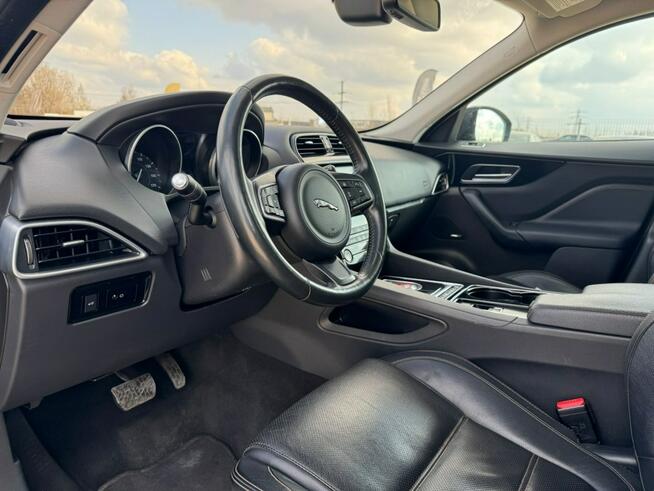 Jaguar F-PACE Bezwypadkowy / Drugi Właściciel / Tempomat / Panorama / LED / FV Marża