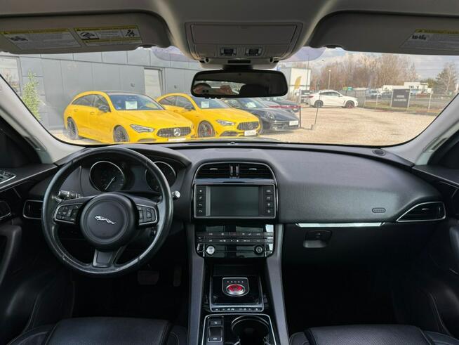 Jaguar F-PACE Bezwypadkowy / Drugi Właściciel / Tempomat / Panorama / LED / FV Marża
