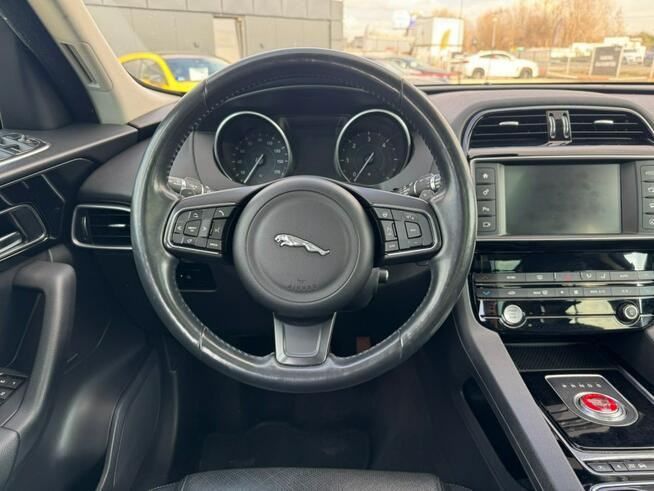 Jaguar F-PACE Bezwypadkowy / Drugi Właściciel / Tempomat / Panorama / LED / FV Marża