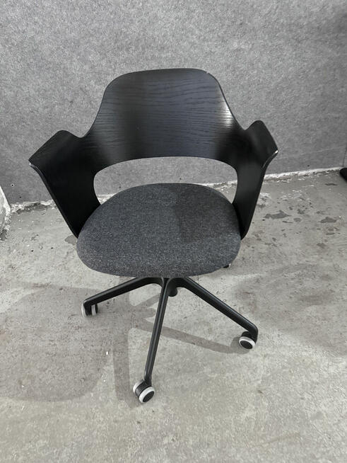 Syndyk sprzeda używane meble Ikea