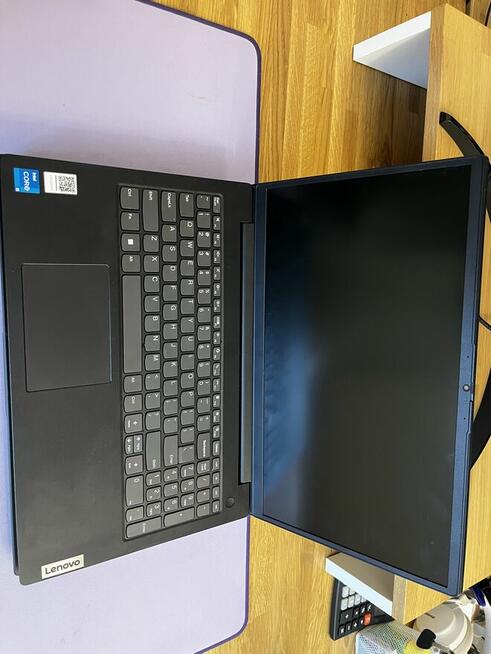 Syndyk sprzeda laptopy Lenovo