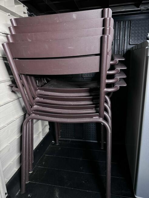 Syndyk sprzeda używane meble ogrodowe