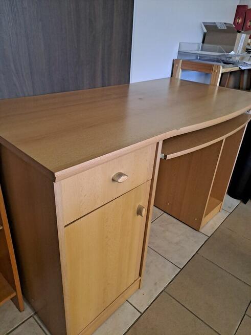 Biurko kolor sosna jasna stan bdb