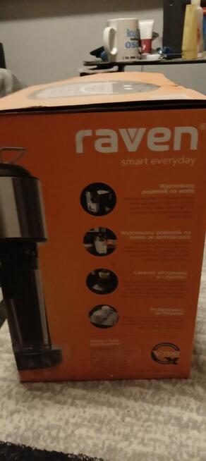 Sprzedam tanio używany express kolbowy do kawy marki Raven.