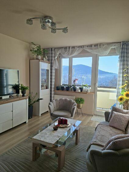 Sprzedam mieszkanie w rozliczeniu może być działka w górach.