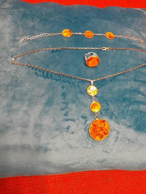 BURSZTYN BAŁTYCKI PIERŚCIONKI BRANSOLETY MEDALIONY KOLCZYKI