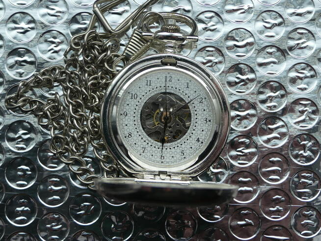 Sprzedam mechaniczne zagarki kieszonkowe