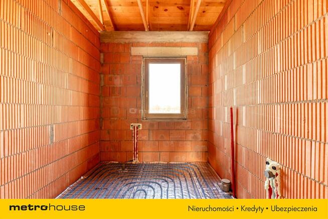 Dom z 4 pokojami czeka na swoich właścicieli!