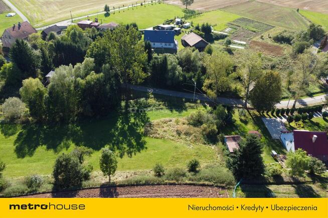 Działka budowlana w otoczeniu zieleni w Raszkowie