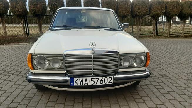 Mercedes-Benz 123 200