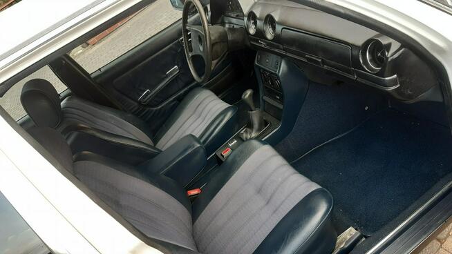 Mercedes-Benz 123 200