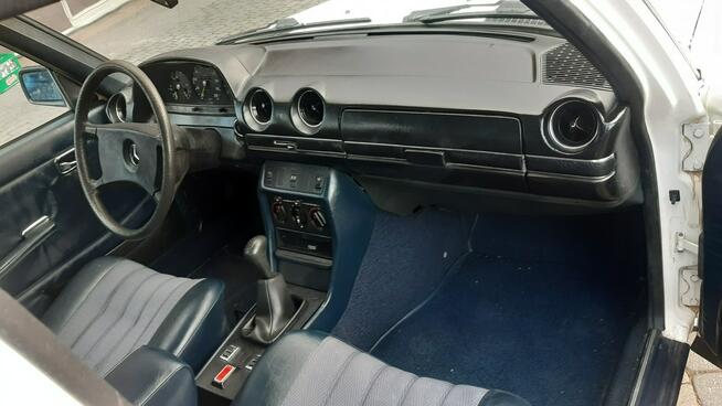 Mercedes-Benz 123 200