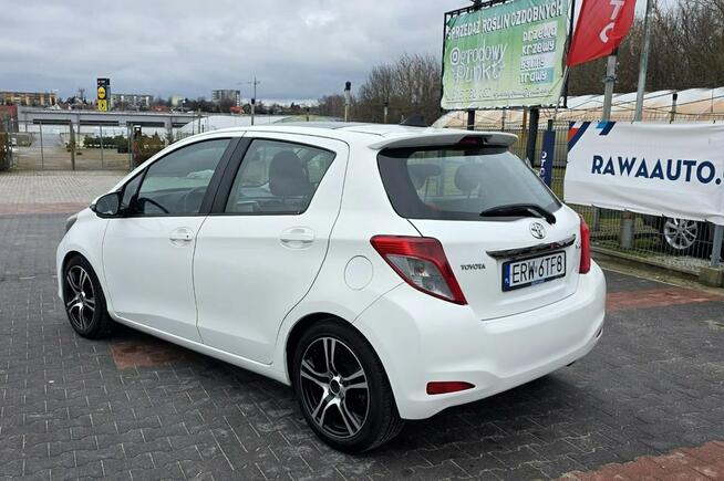 Toyota Yaris 1.3 VVT-i 99 koni Szklany dach Klimatyzacja możliwa ZAMIANA