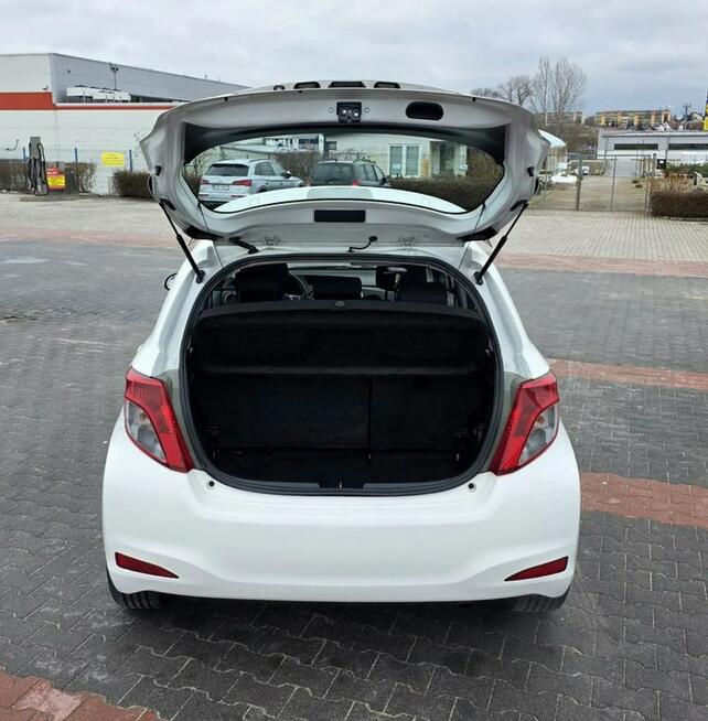 Toyota Yaris 1.3 VVT-i 99 koni Szklany dach Klimatyzacja możliwa ZAMIANA