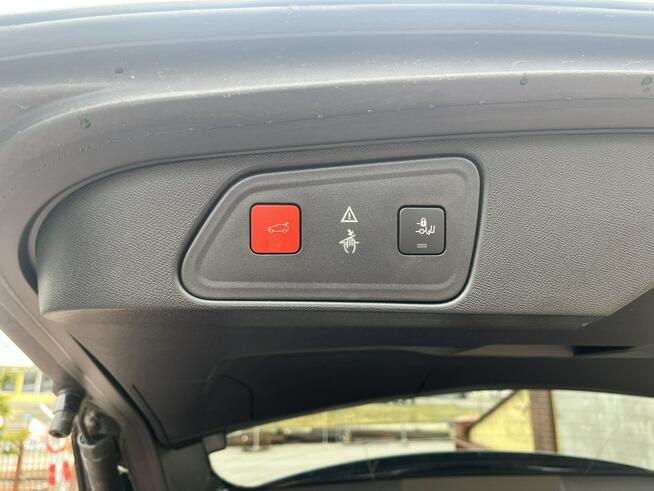 Peugeot 3008 model 2018 1.6 HDi wirtualne zegary