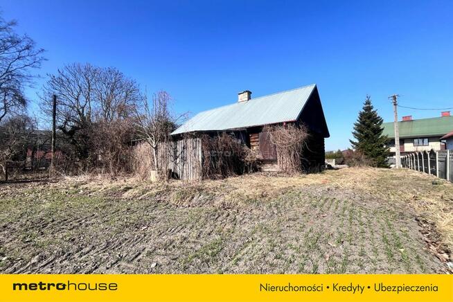 Na sprzedaż przestronna działka z budynkiem