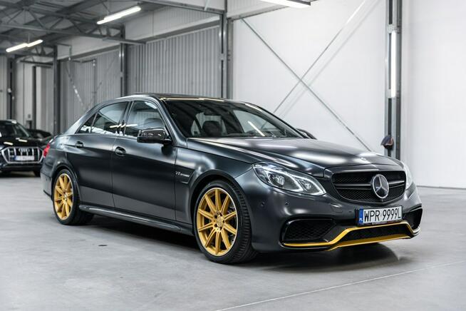 Mercedes E 63 AMG Performance Studio Special. Jeden na świecie.