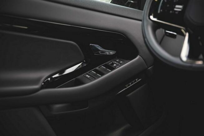 Range Rover Evoque 2.0D TD4 204KM AWD Dynamic HSE DEMO FV 23% PANORAMA