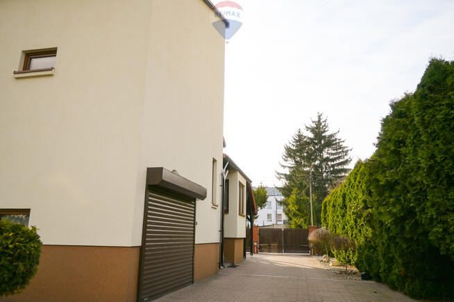 Połowa bliźniaka z ogrodem w centrum Piastowa