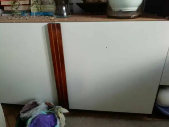 szafa / witryna z oświetleniem oraz barek za dodatkowe 90 zł