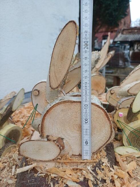 zajaczek wielkanocny z drzewa recznie robiony