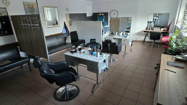 Dom dwumieszkaniowy z dwoma lokalami