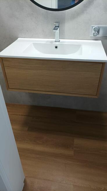 Szafka łazienkowa z umywalka