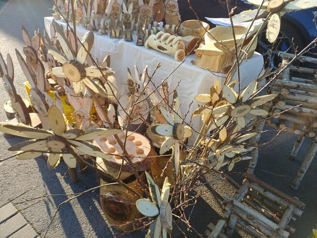 zajaczek wielkanocny z drzewa recznie robiony