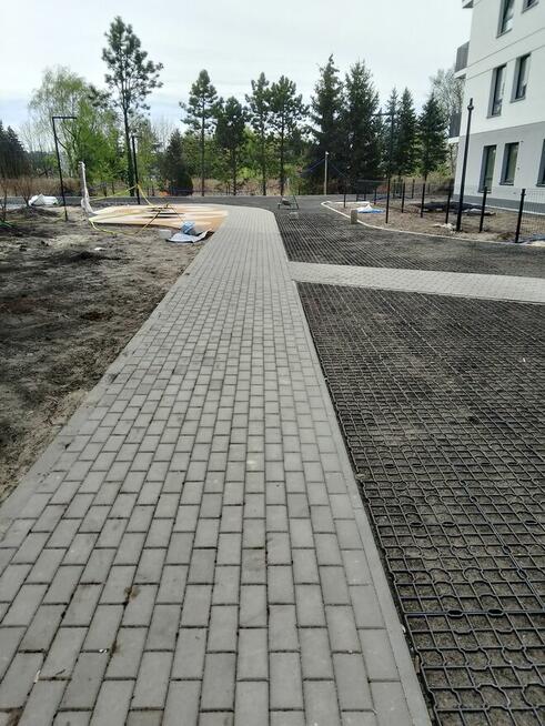 Układanie kostki brukowej