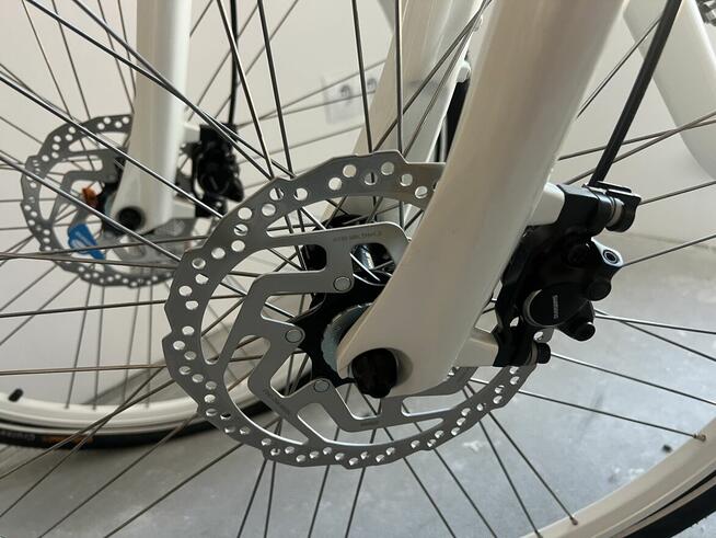 Rower BMW Cruise Bike NBG III biały 28 Shimano Deore