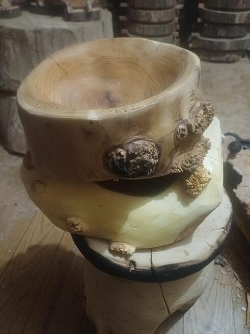 zajaczek wielkanocny z drzewa recznie robiony