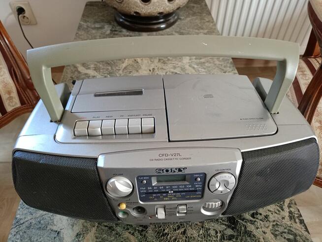 Boombox SONY CVD-V27L Radiomagnetofon