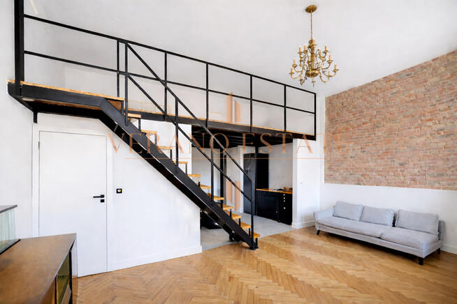 KAMIENICA B. SCHMIDER | PARKING | WYSOKIE - 4,6 m.