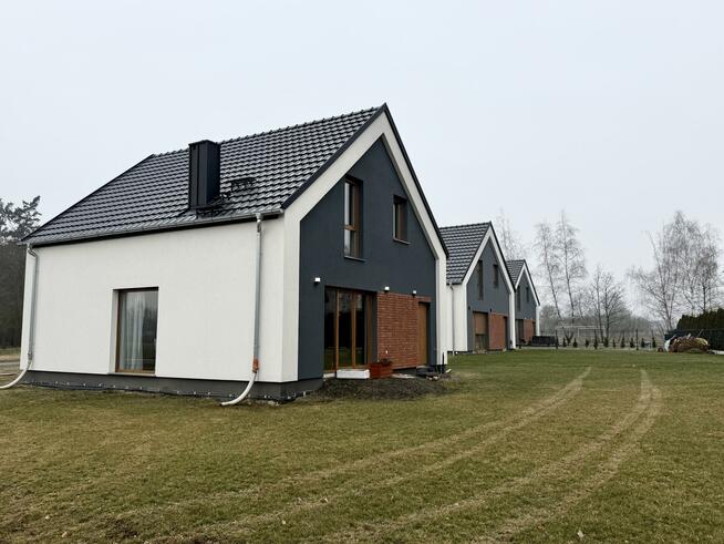 Dom Ciepielowice gm. Dąbrowa, Akacjowa