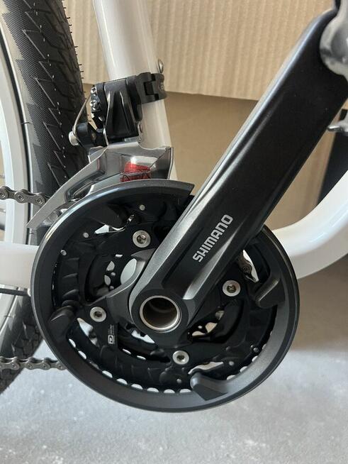 Rower BMW Cruise Bike NBG III biały 28 Shimano Deore