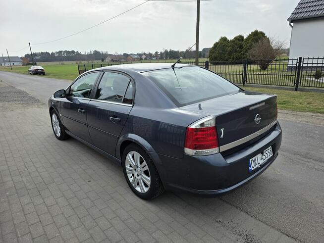 Sprzedam Opel Vectra C z 2005 roku z silnikiem 2.2 benzyna