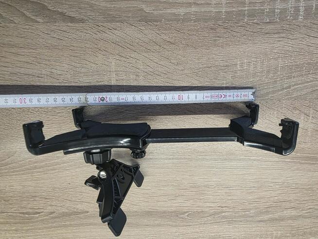 Uchwyt samochodowy na tablet / nawigację