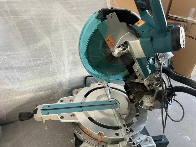 Makita LS1219L ukośnica z posuwem 305mm 1800W DXT laser