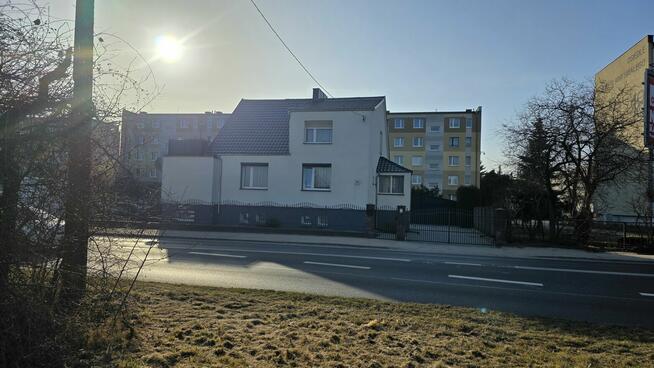 Dom dwumieszkaniowy z dwoma lokalami