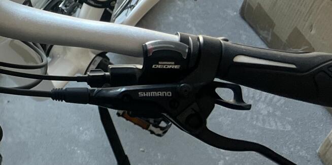 Rower BMW Cruise Bike NBG III biały 28 Shimano Deore