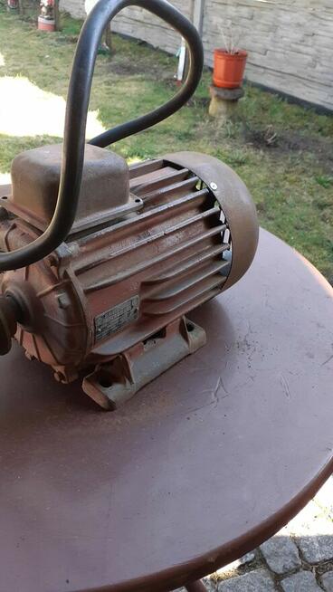 Sprzedam silnik 3faz 900obr