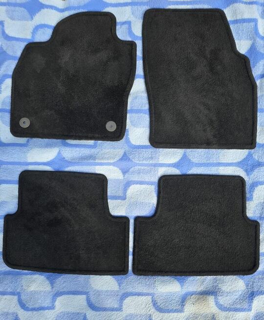 Dywaniki welurowe oryginalne Seat. Komplet.