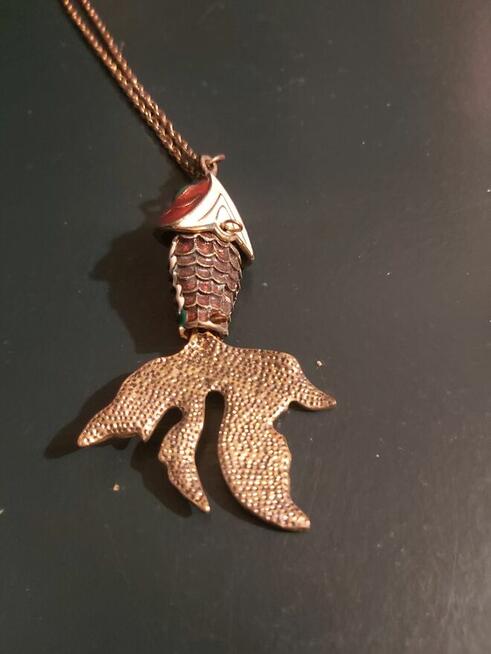 Kultowa RUCHOMA ZŁOTA RYBKA Cloisonné – Unikalny Vintage