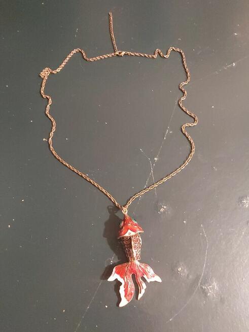 Kultowa RUCHOMA ZŁOTA RYBKA Cloisonné – Unikalny Vintage