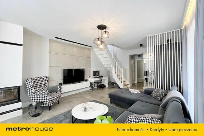 Piękny dom na wsi po remoncie z ogrodem i tarasem!