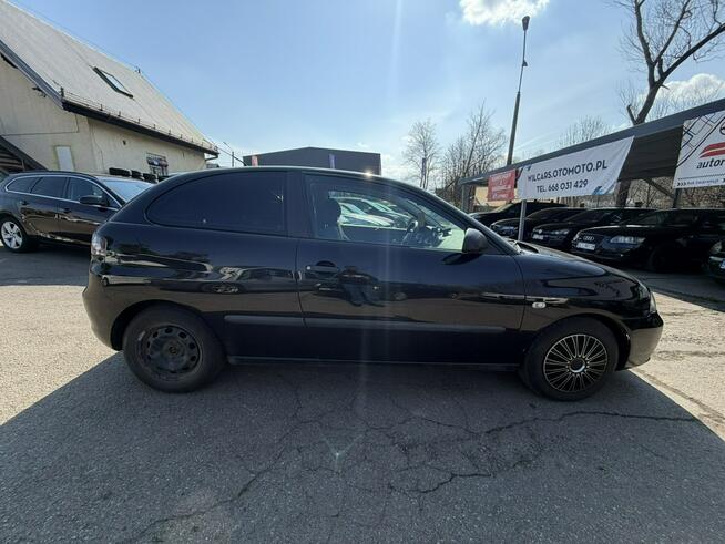 Seat Ibiza Dwa komplety kół, Radio, Wspomaganie kierownicy, ABS